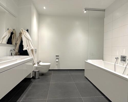 Unik lejlighed med privat altan, i hjertet af København