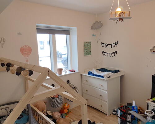 Lys og moderne 3-værelses med stor terrasse