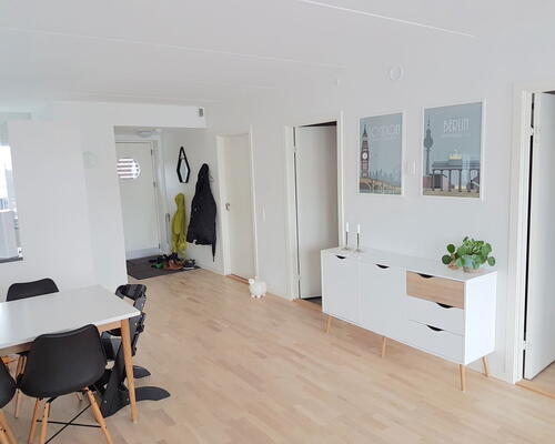 Lys og moderne 3-værelses med stor terrasse