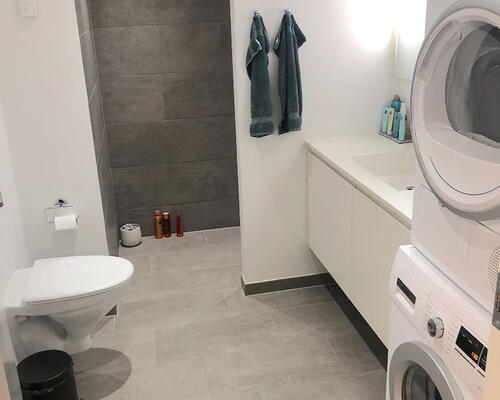 Lys og stor 3-værelses med god terrasse