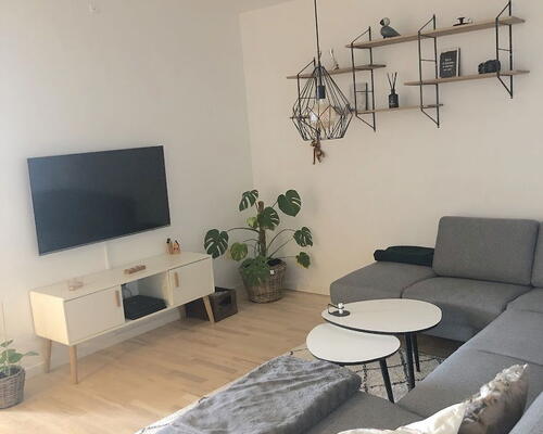 Lys og stor 3-værelses med god terrasse