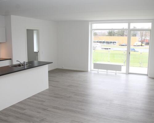 Lækker 4-værelses med altan