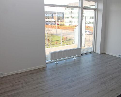 Lækker 4-værelses med altan