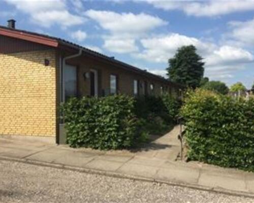 Hyggeligt 2-værelses rækkehus med egen terrasse