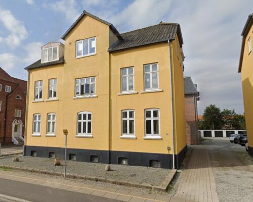 Flot 2. værelses lejlighed