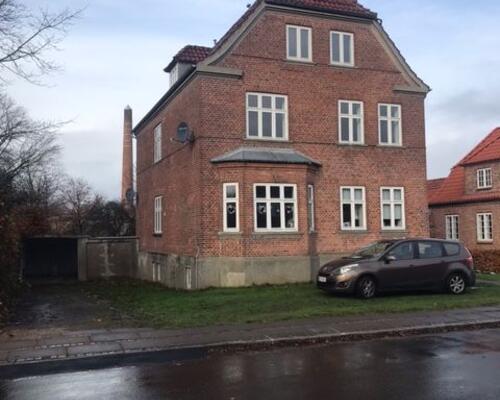 Flot 4. værelses lejlighed