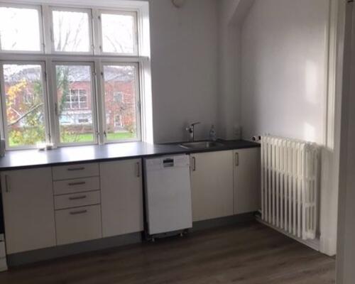 Flot 4. værelses lejlighed