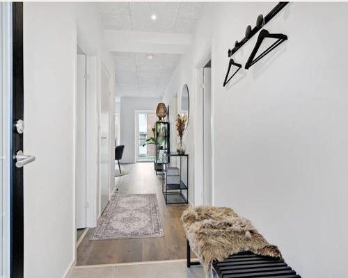 Lys og nyere 4-værelses lejlighed i Randers NV