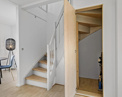 Lejlighed i 2 plan med mindre have beliggende i Tilst - gratis parkering