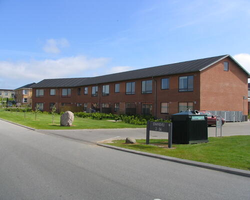 Lejlighed i 2 plan med mindre have beliggende i Tilst - gratis parkering