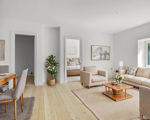 Lys 4-værelses på 81 m2 med tre gode værelser – tæt på indkøb, bus og sport