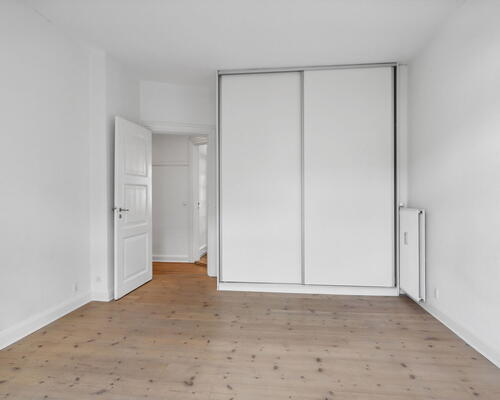 Lys 3-værelses på 89 m2 med altan – 2 minutters gang til gågade og havnefront