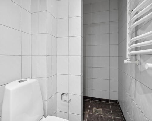 Lys 3-værelses på 89 m2 med altan – 2 minutters gang til gågade og havnefront