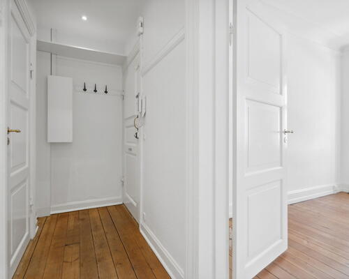 Lys 3-værelses på 89 m2 med altan – 2 minutters gang til gågade og havnefront