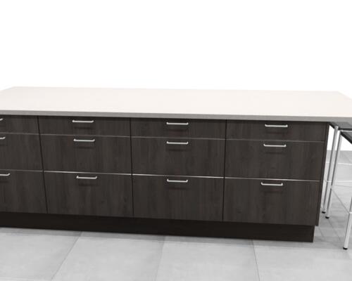 Nyrenoveret 4-værelses lejlighed med altan i Odense City