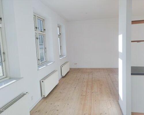 Skøn lejlighed på 88 m2 i centrum!