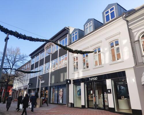 Skøn lejlighed på 88 m2 i centrum!