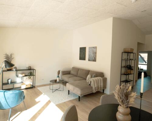 Lækkert 2-værelses rækkehus med god indretning. Obs. alle billeder, plantegninger og visualiseringer er vejledende. Denne bolig er spejlvendt ift. plantegningen.