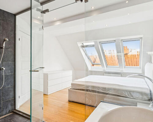 INGEN BOFÆLLESSKABER – Pilestræde – Bright 4-room apartment in the heart of Copenhagen fully furnished