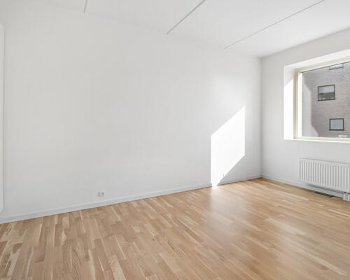 Rummelig 4-værelses med altan