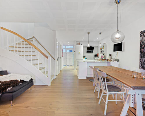 Stort, flot 4-værelses rækkehus i skønne omgivelser