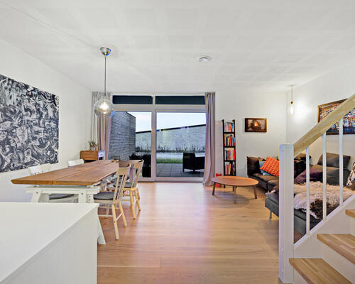 Stort, flot 4-værelses rækkehus i skønne omgivelser