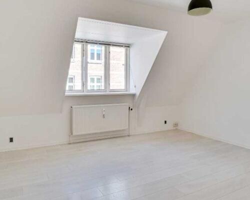 Flot renoveret 2-værelses lejlighed