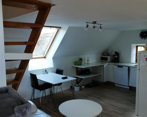 Spændende 3-v lejlighed i landejendom