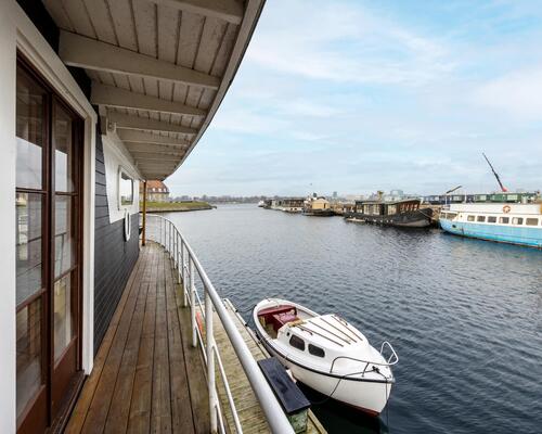 Super flot og smagfuldt møbleret husbåd | København K