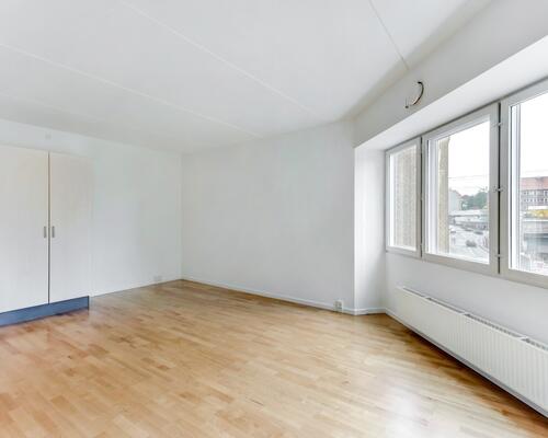 Slingrer ned af vestergade ...