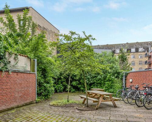 Slingrer ned af vestergade ...