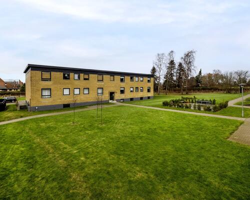 Hyggelig lejlighed med stor altan | Værløse