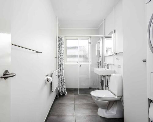 Hyggelig lejlighed med stor altan | Værløse