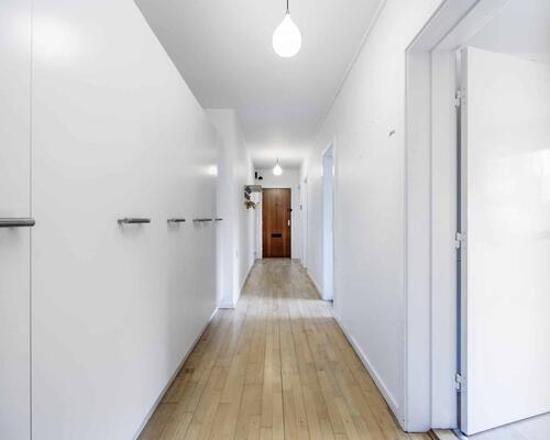 Hyggelig lejlighed med stor altan | Værløse