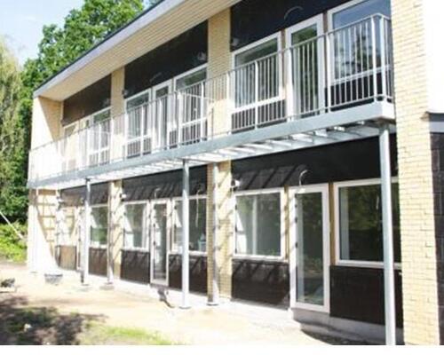 Lys 1 værelse tæt ved OUH...