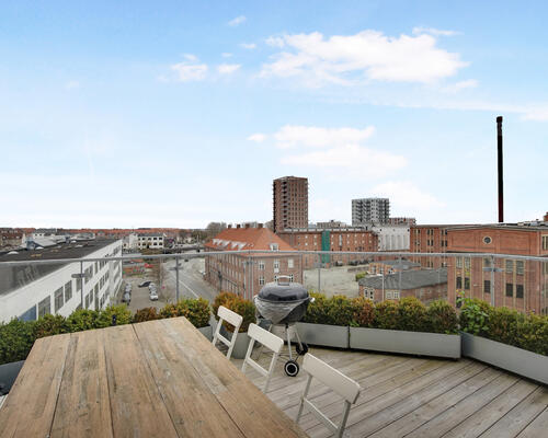 Eksklusiv 4-værelses lejlighed med to store altaner