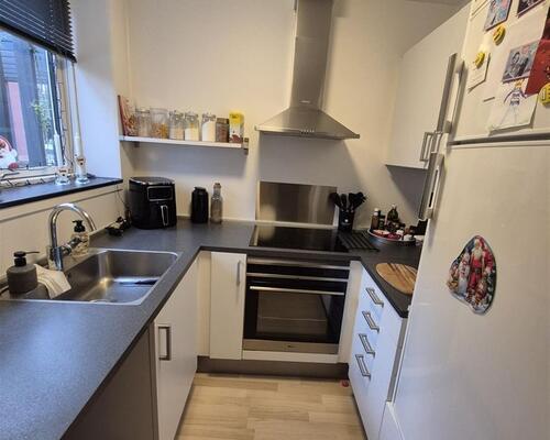 God og velindrettet lejlighed centralt beliggende 2-værelses lejlighed