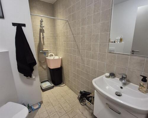 God og velindrettet lejlighed centralt beliggende 2-værelses lejlighed