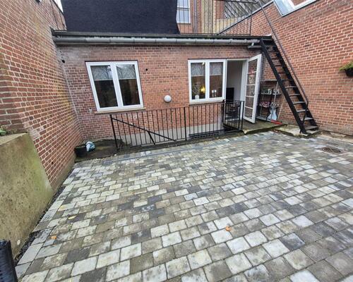 God og velindrettet lejlighed centralt beliggende 2-værelses lejlighed