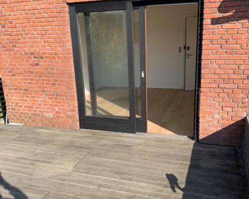 Værelse med egen privat terrasse