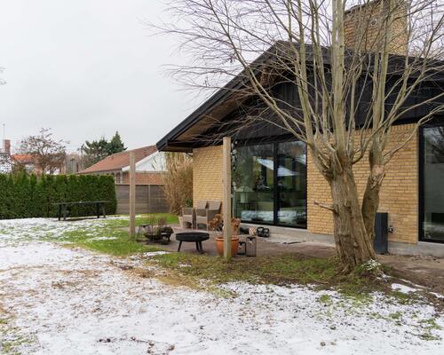 Rummelig og moderne villa i Værløse