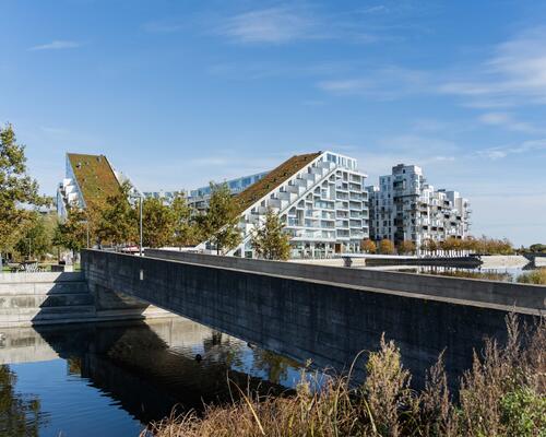 Lys og moderne lejlighed i ikoniske 8-tallet