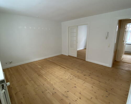 Lys 3-værelses i Vestbyen med sydvendt altan – delevenlig og tæt på midtbyen