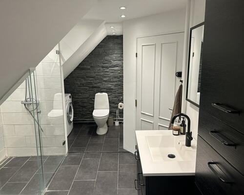 Fuldt møbleret lejlighed med udsigt til søerne | København K