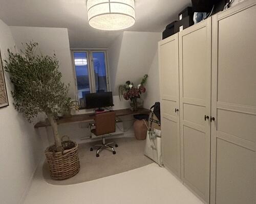 Fuldt møbleret lejlighed med udsigt til søerne | København K