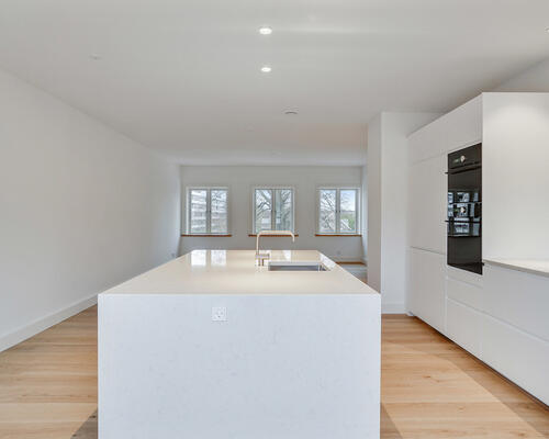 Istandsat 2-værelses med stort køkken-alrum