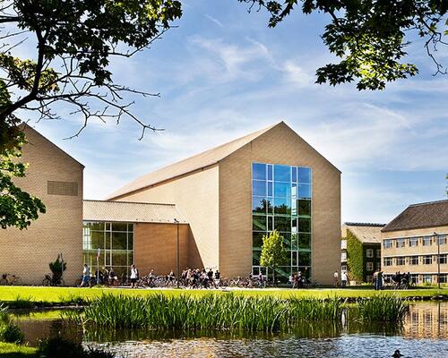 Studiebolig med egen terrasse