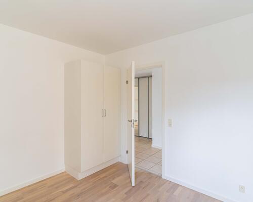 Rummeligt rækkehus i familievenligt kvarter i Ålsgårde