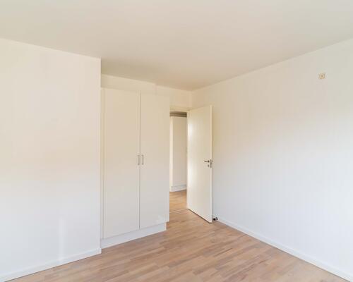 Rummeligt rækkehus i familievenligt kvarter i Ålsgårde