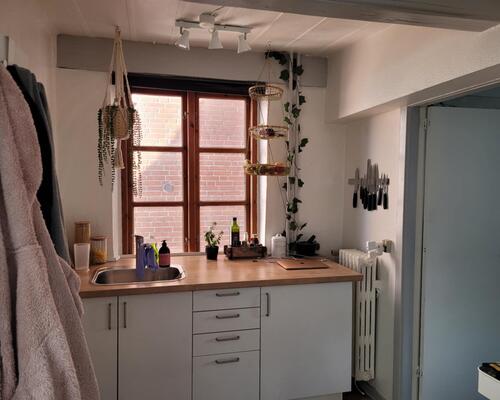 Dejlig 2. værelses midt i byen